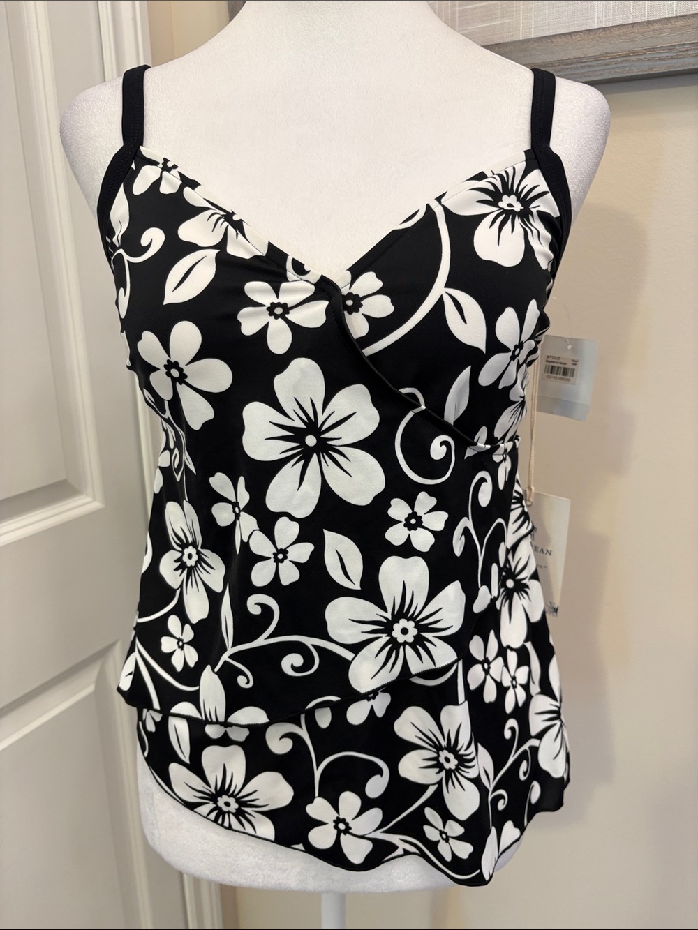 NWT Floral Swimsuit Top - Women Black & White size 12
